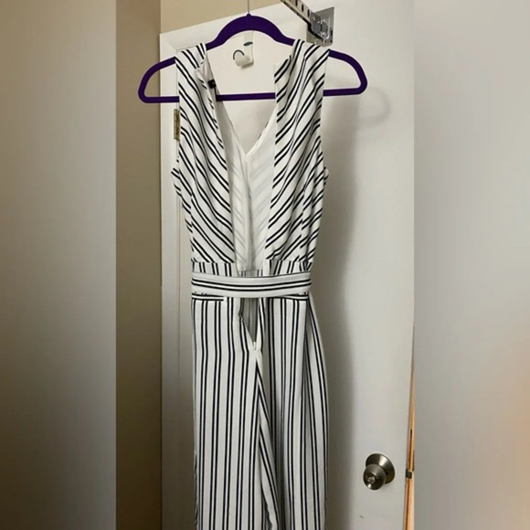 NWOT Banana Republic Wide-Leg Cropped Jumpsuit Size 4 White and Black Striped - Picture 5 of 12
